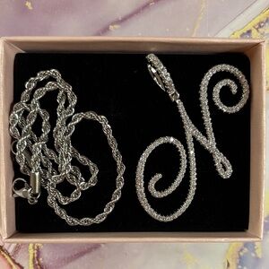 Elegant Silver Swirl Pendant